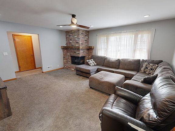 5th image of 355 Bennett Dr