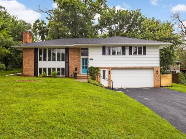 505 Clover Ln, Golden Valley, MN 55422