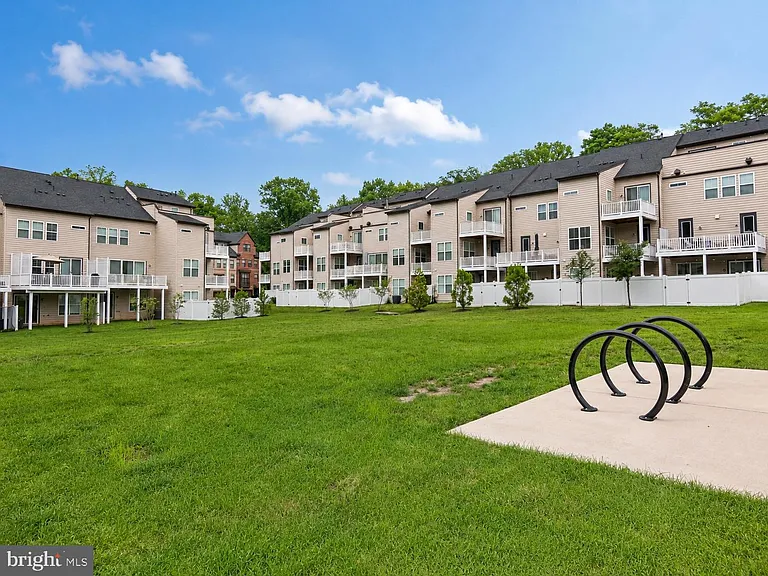 3927 Fair Ridge Dr #303 — Photo 30