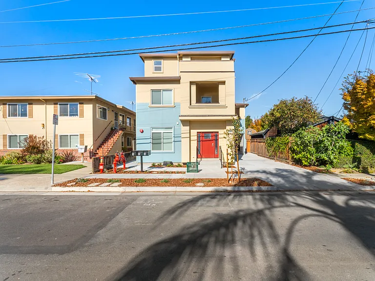 39 Lester Ave #1 — Photo 5