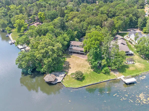 7379 Thornapple Pines Dr SE, Grand Rapids, MI 49546