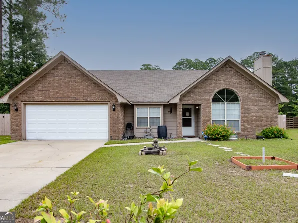 902 Mandarin Dr, Hinesville, GA 31313