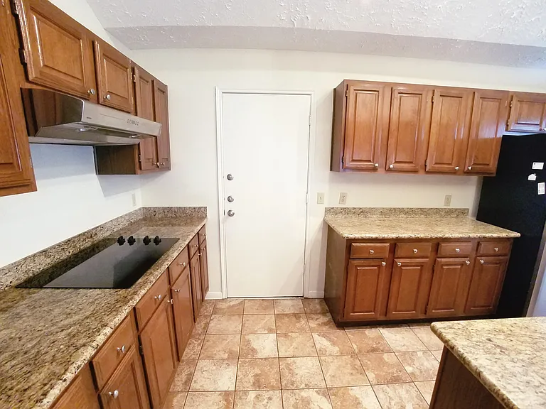2111 Echo Rdg — Photo 18