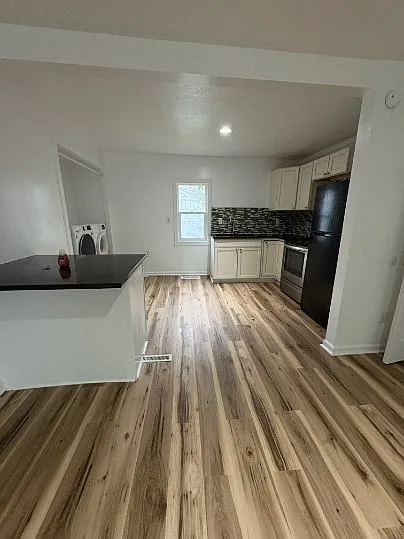 118 Alden St — Photo 4