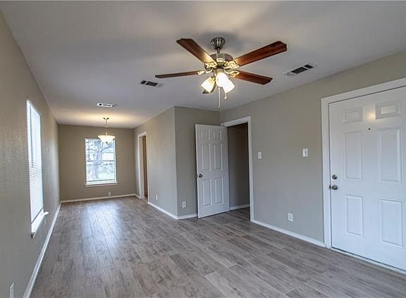 3rd image of 2539 Kathleen Ave