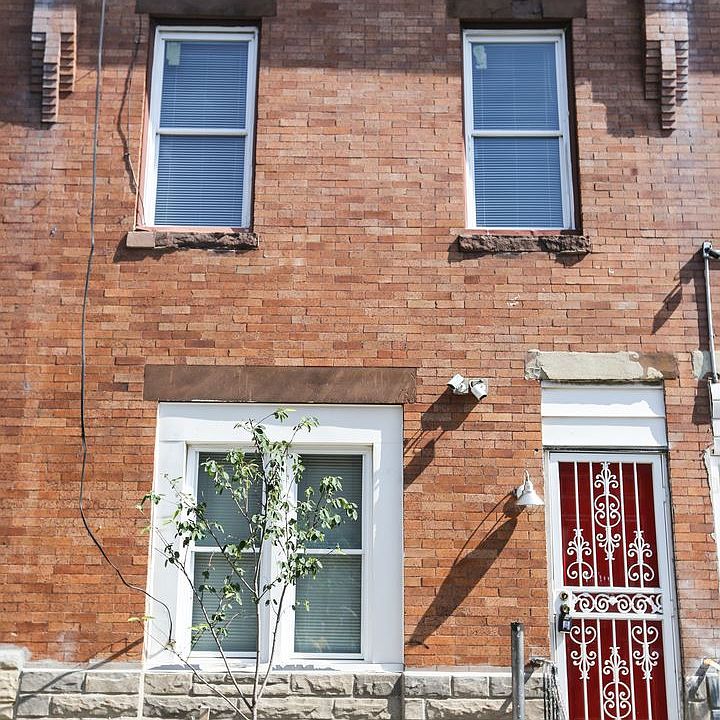 1st image of 747 E Willard St