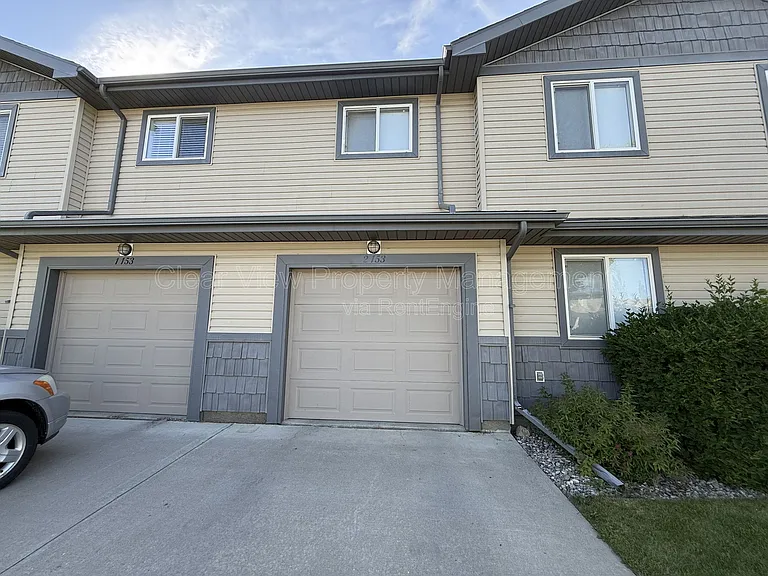 153 Silkstone Rd W #2 — Photo 17