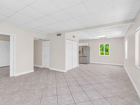 4th image of 219 Treasure Harbor Dr