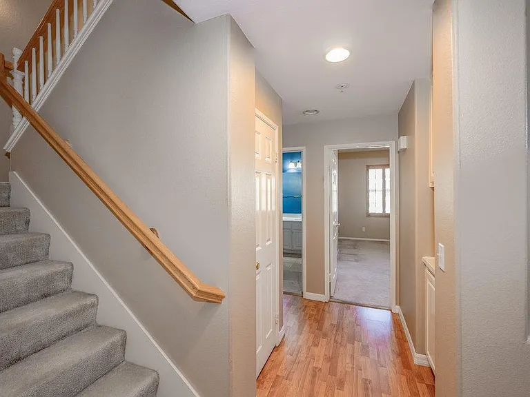 28205 Canterbury Ct — Photo 15
