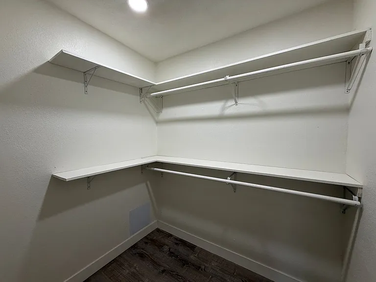 535 Jackson St — Photo 9