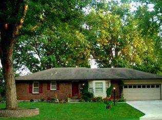 7621 W 90th Ter, Overland Park, KS 66212