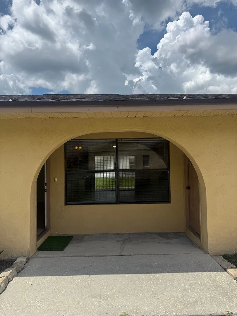 Duplex in Poinciana — Photo 3