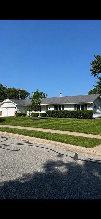 2736 SW Osborn Rd - Property Image