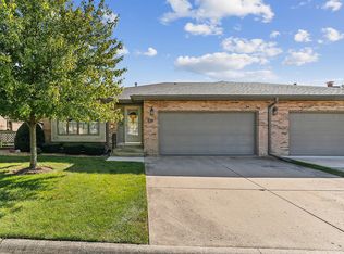 1802 Foxwood Dr, New Lenox, IL 60451