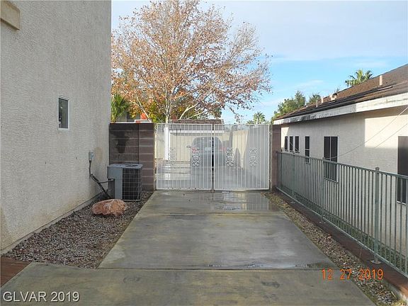 3rd image of 85 Cabana Blanca St