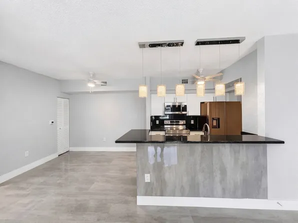 1235 Reserve Way APT 103, Naples, FL 34105