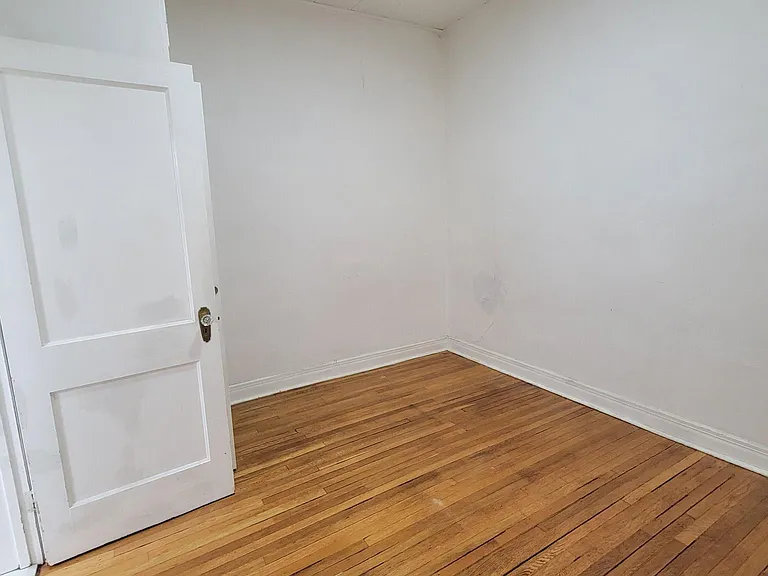 518 Madison Ave #1 — Photo 16