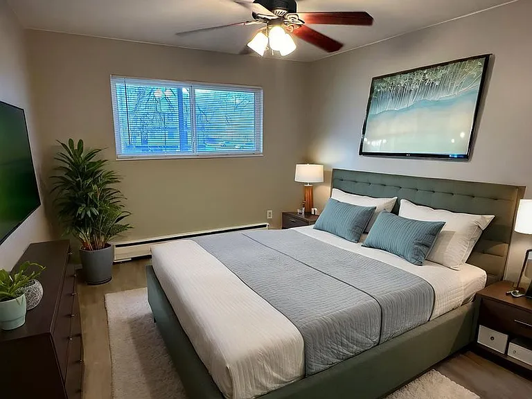 1415 S Corona Ave. — Photo 16