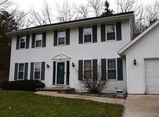301 Michelle Ct, Green Bay, WI 54302