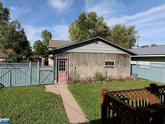5th image of 215 11th St S