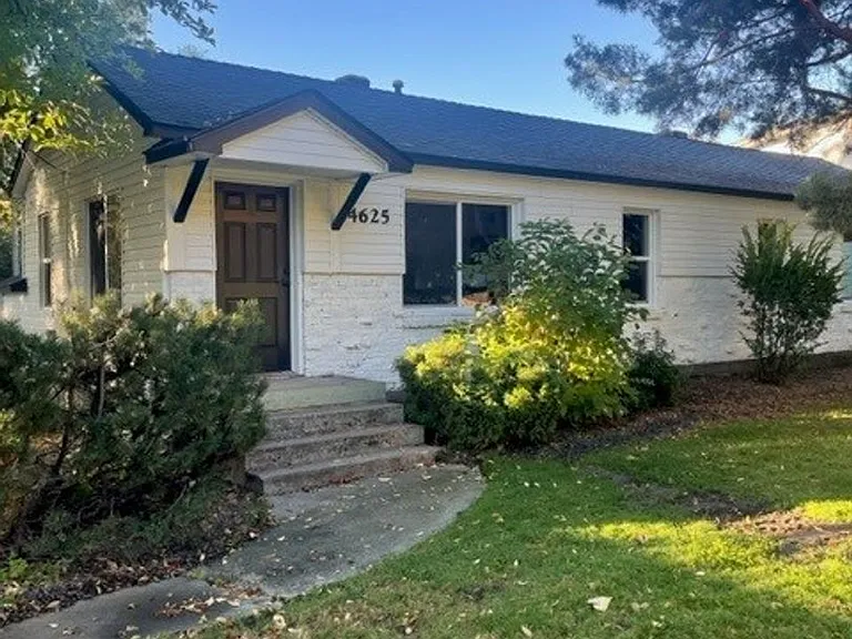 4623 W Catalpa Dr — Photo 2