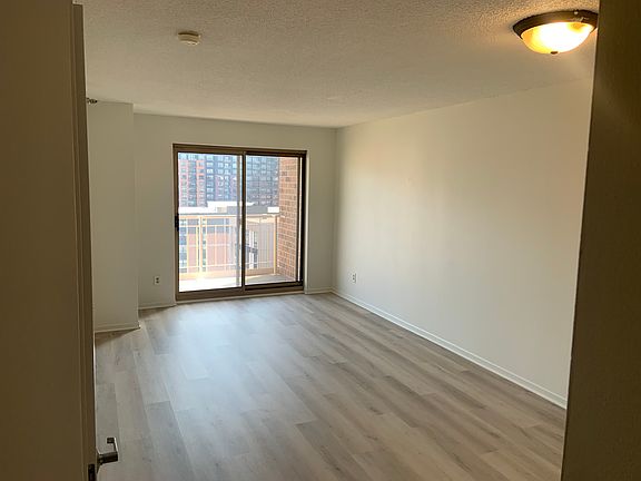 2nd image of 401 S 1st St Unit 921