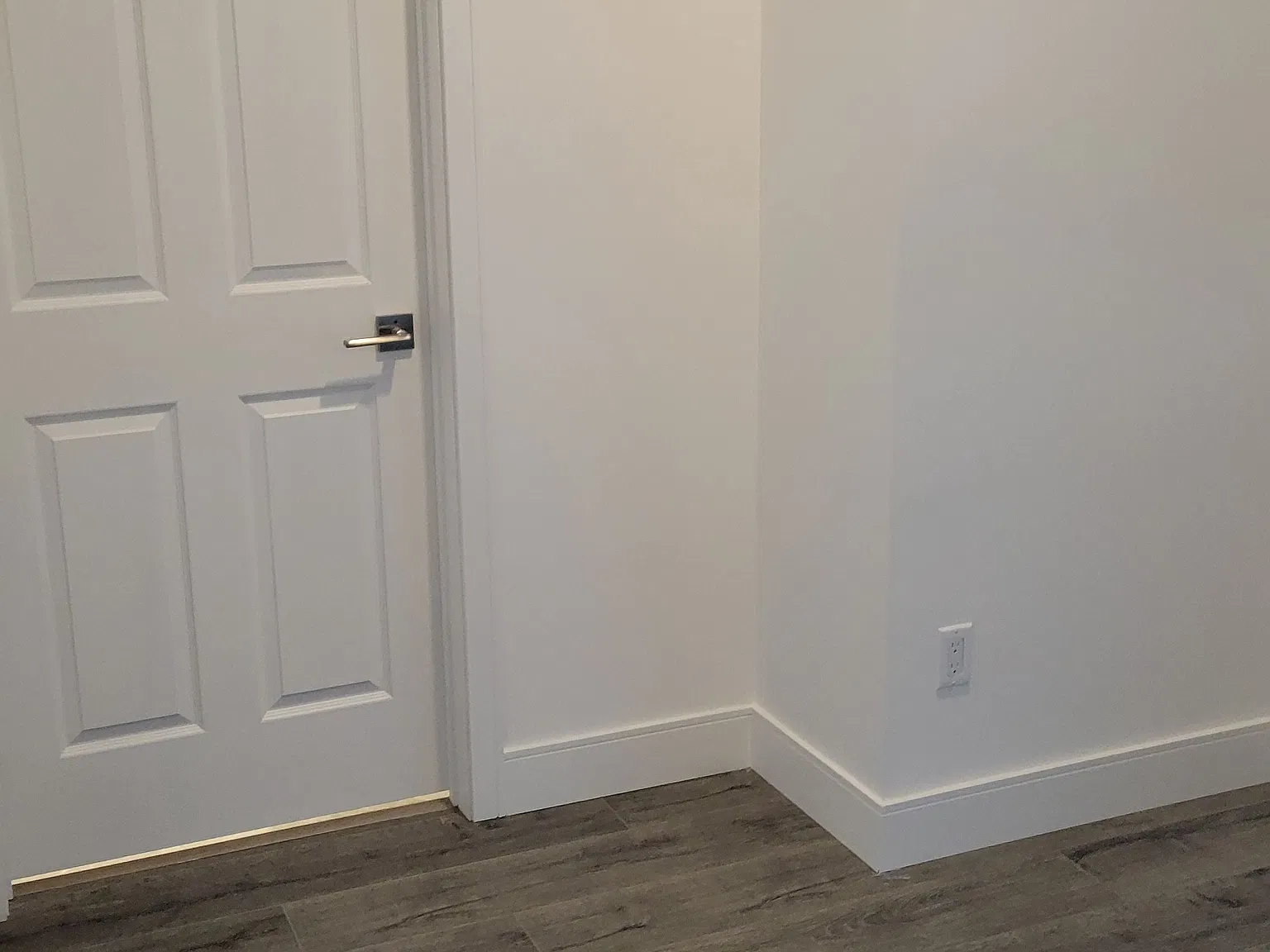 1 Wellington St — Photo 3
