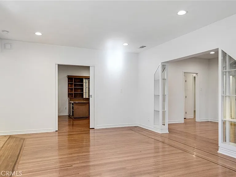 156 S Edinburgh Ave — Photo 8