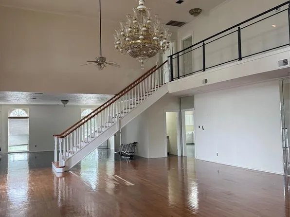 8528 Beechnut St, Houston, TX 77036