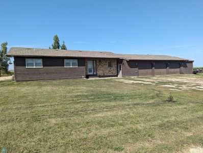 515 5th St NW, Gwinner, ND, 58040