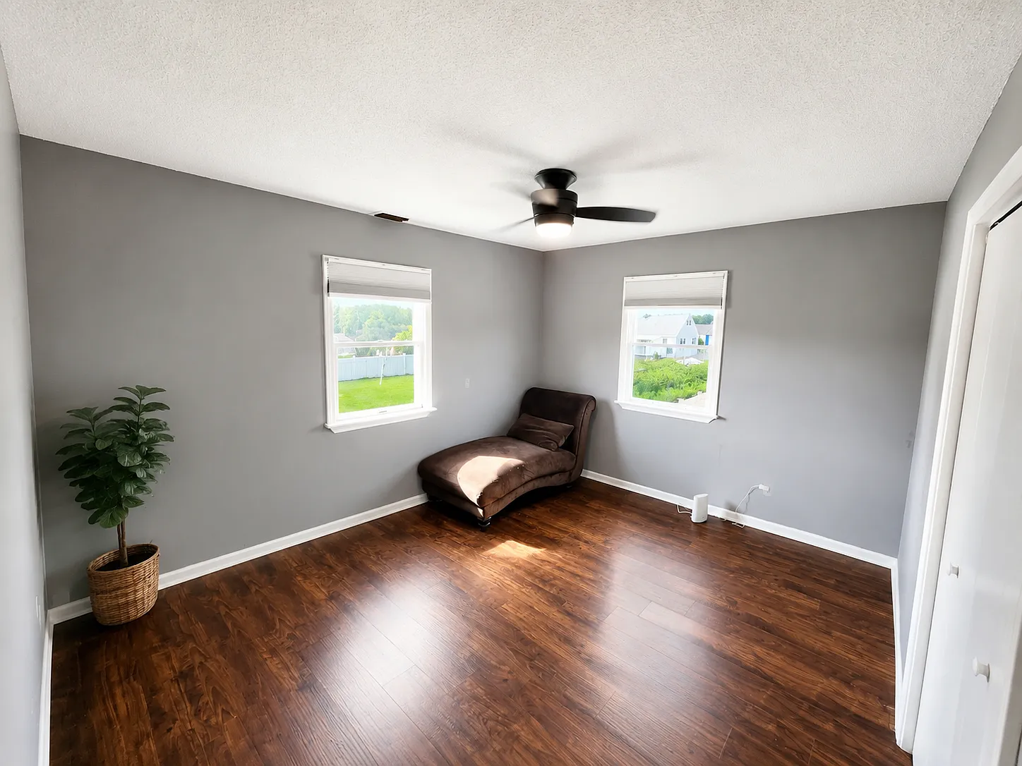6 bed, 2.5 bath, 2862 sqft, $750 — Photo 1