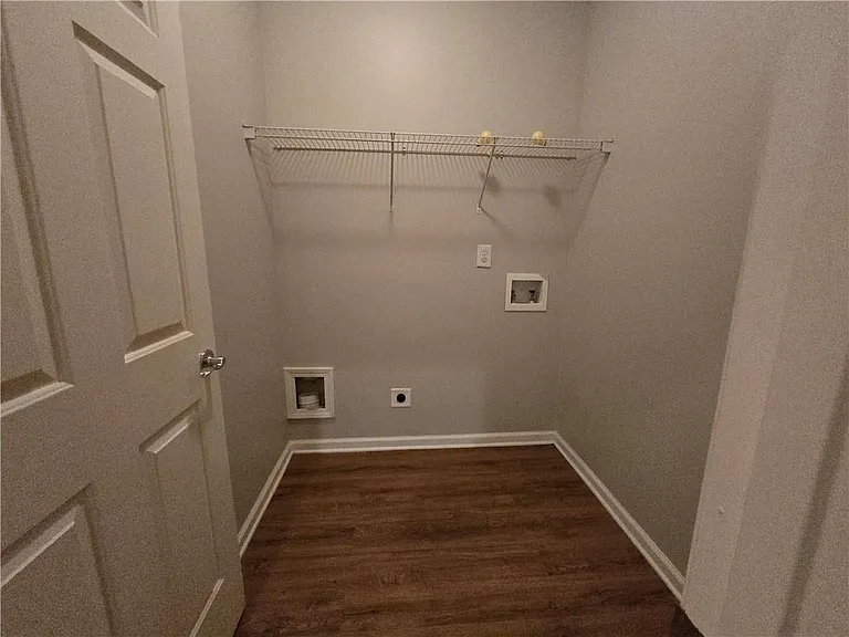 624 Maple Grove Way — Photo 16