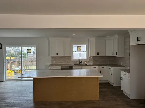 1377 Philomena Rd, Niskayuna, NY 12309