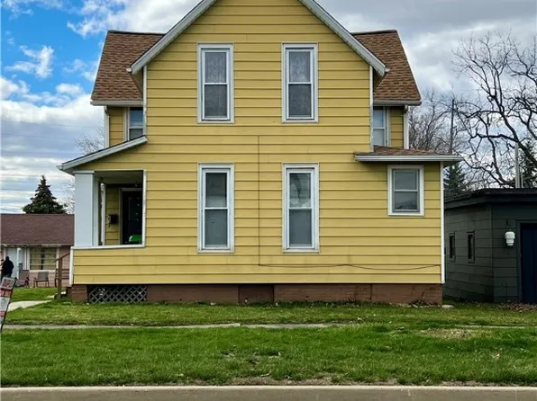 301 N Market St, Hoopeston, IL 60942