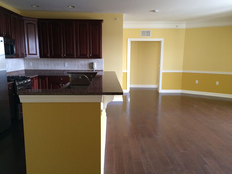 Beautiful hardwood thoughout