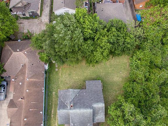 Next door is a multi-unit property. Your options are endless!