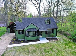 3384 Lakeside Dr, Mineral Ridge, OH 44440
