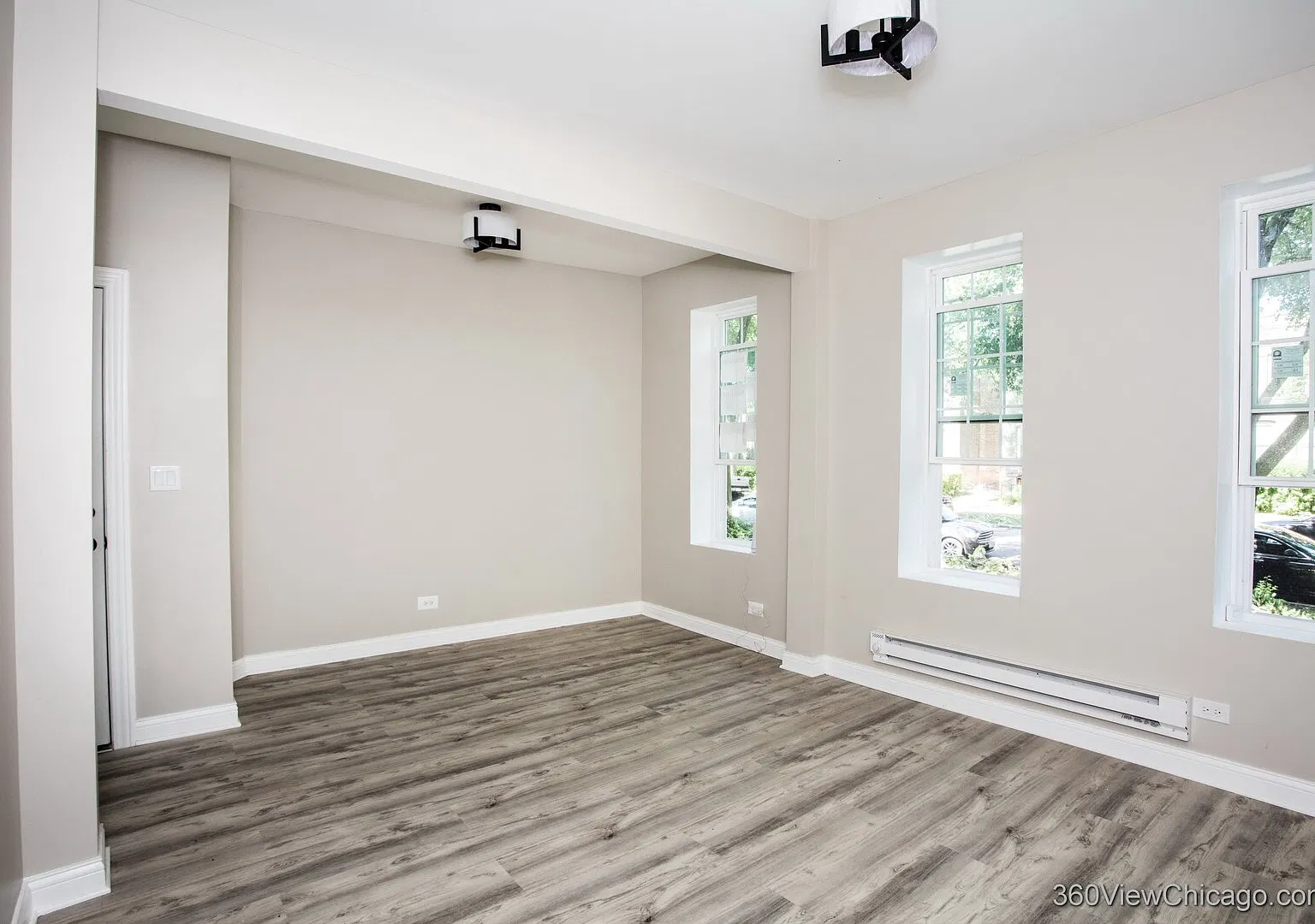 11325 S Langley Ave — Photo 3
