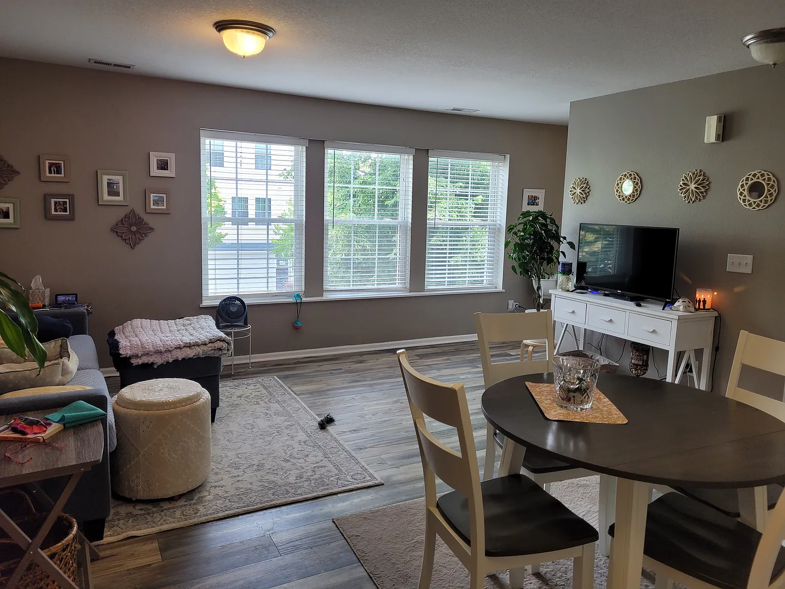 1207 SE Village View Lane — Photo 1