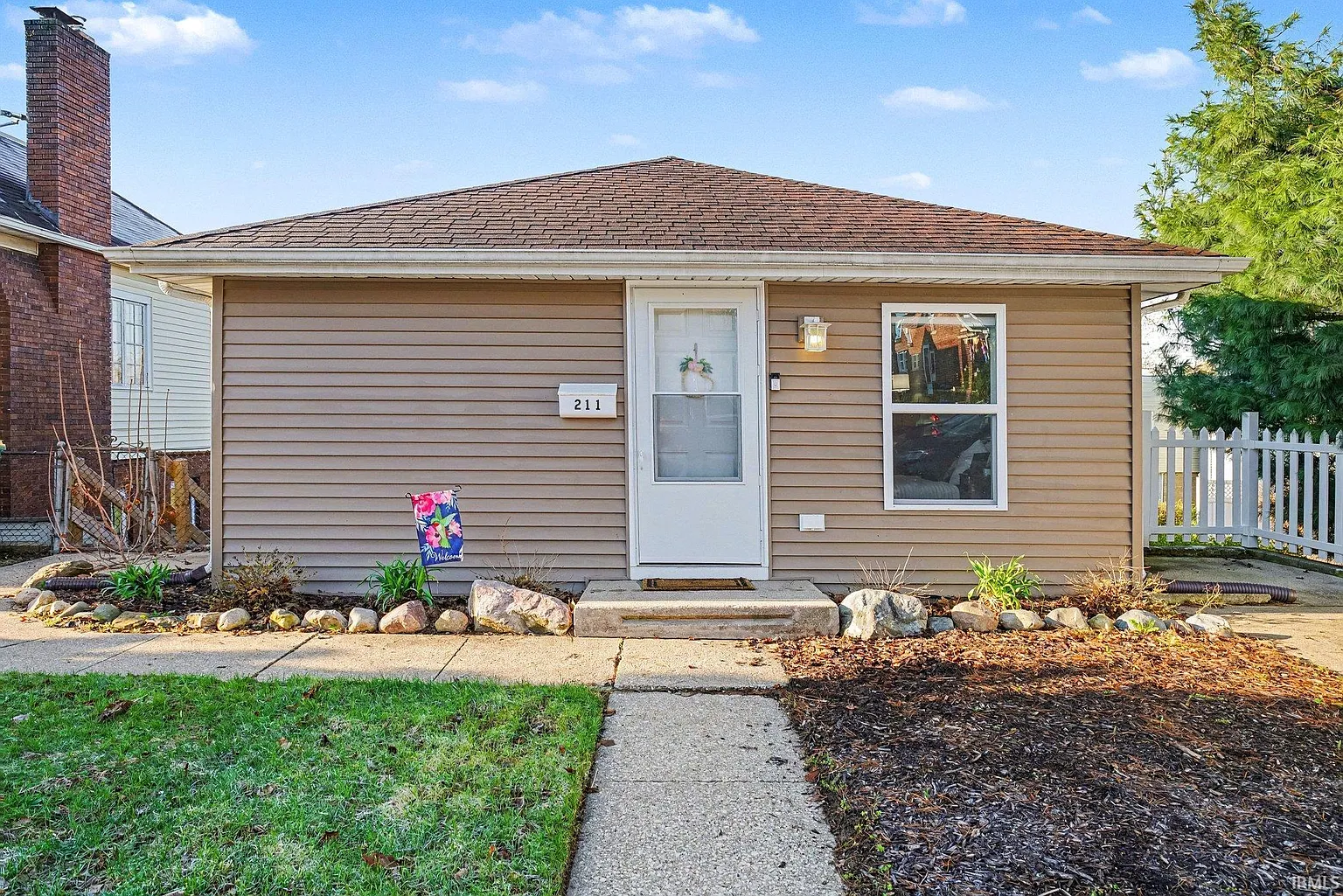 211 E Battell St photo 1