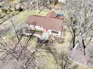 57 W Gate Rd, Suffern, NY 10901