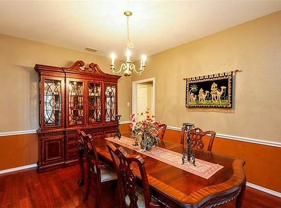 5th image of 2709 Princeton Dr
