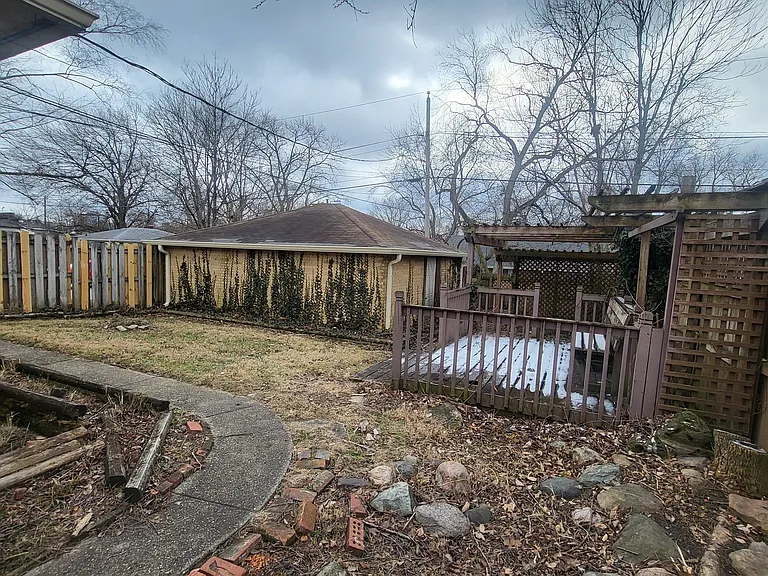 1450 N Campbell Ave — Photo 14