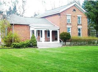 4142 Calkins Rd, Youngstown, NY 14174