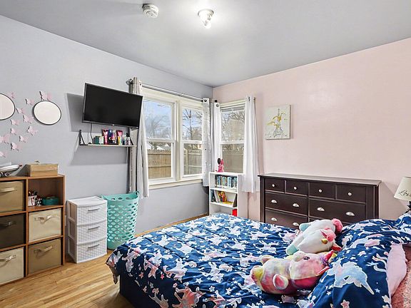 5th image of 118 W Hoffman St