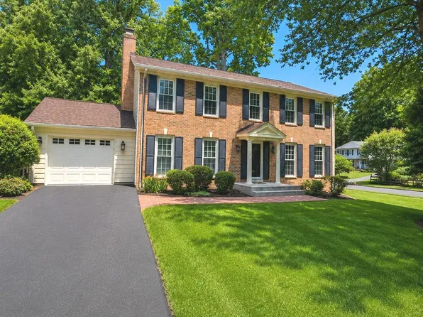 4912 Bexley Ln, Fairfax, VA 22032