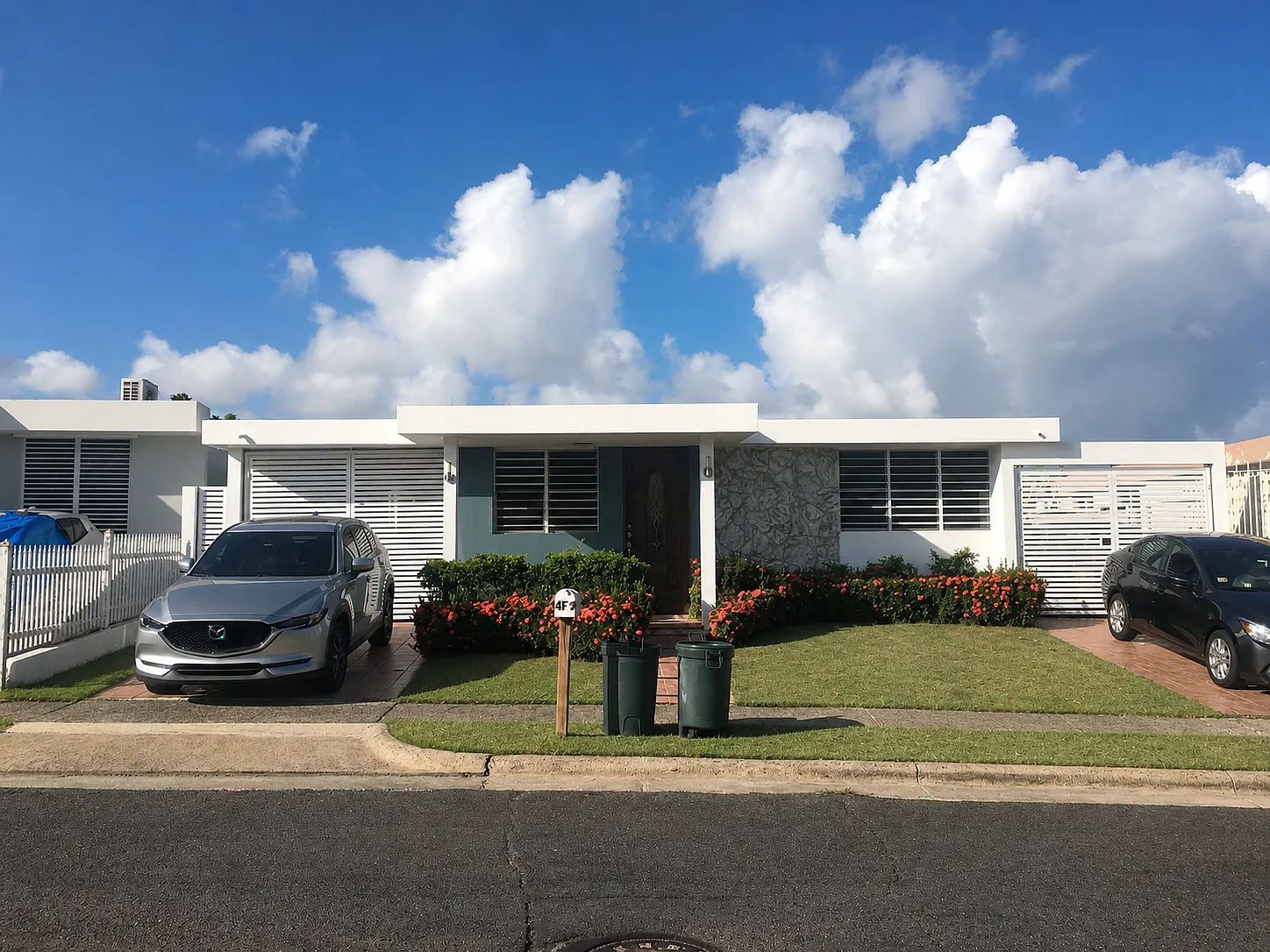 4 bed, $2,000 — Photo 1