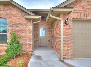 3217 Texarkana Ct, Yukon, OK 73099