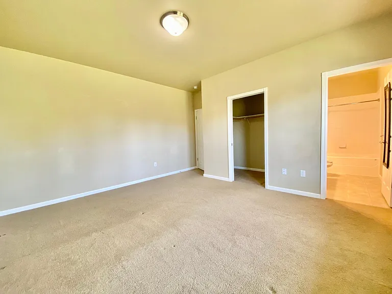 9002 Vialago Pkwy — Photo 10