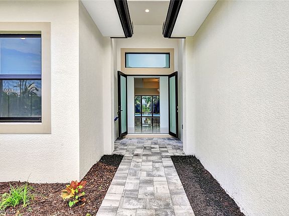 5th image of 4930 Agualinda Blvd